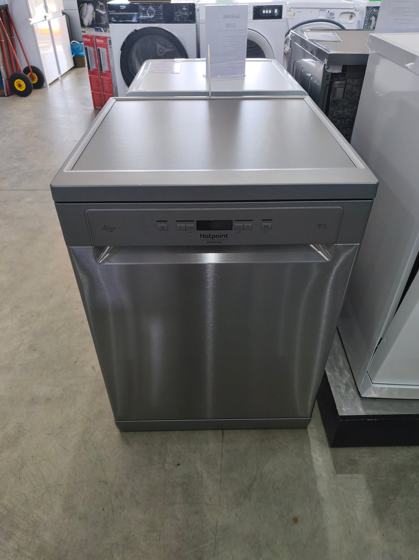 Outlet | Máquina de Lavar Loiça Hotpoint HFC 3C41 CWX | 14 talheres, A+++