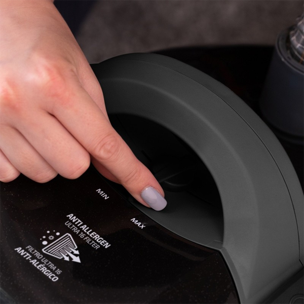 Aspirador Ufesa Antek 900W Preto | 900W, 3.5L, Saco microfibra