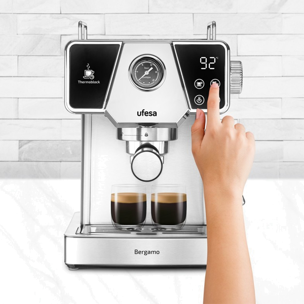 Máquina de Café Expresso Ufesa Bergamo | 1350W, 20bar, 1.8L