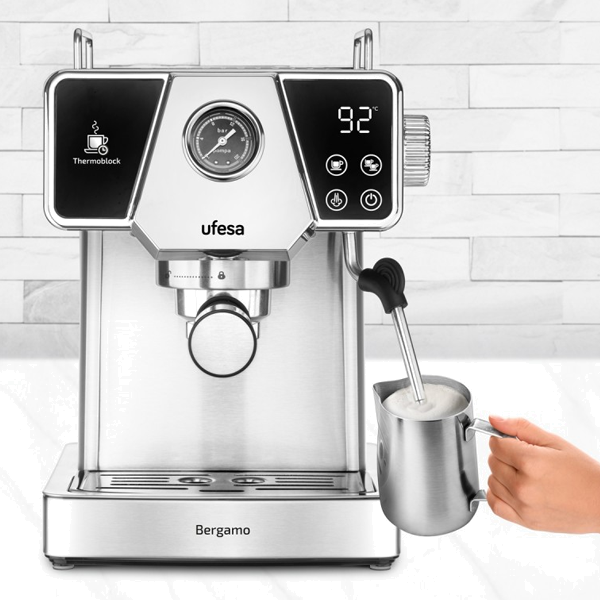 Máquina de Café Expresso Ufesa Bergamo | 1350W, 20bar, 1.8L