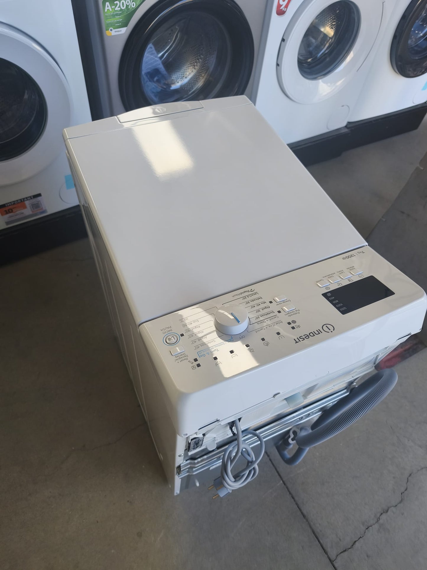 Outlet | Máquina de Lavar Roupa INDESIT BTW S72200 SPN | 7Kg