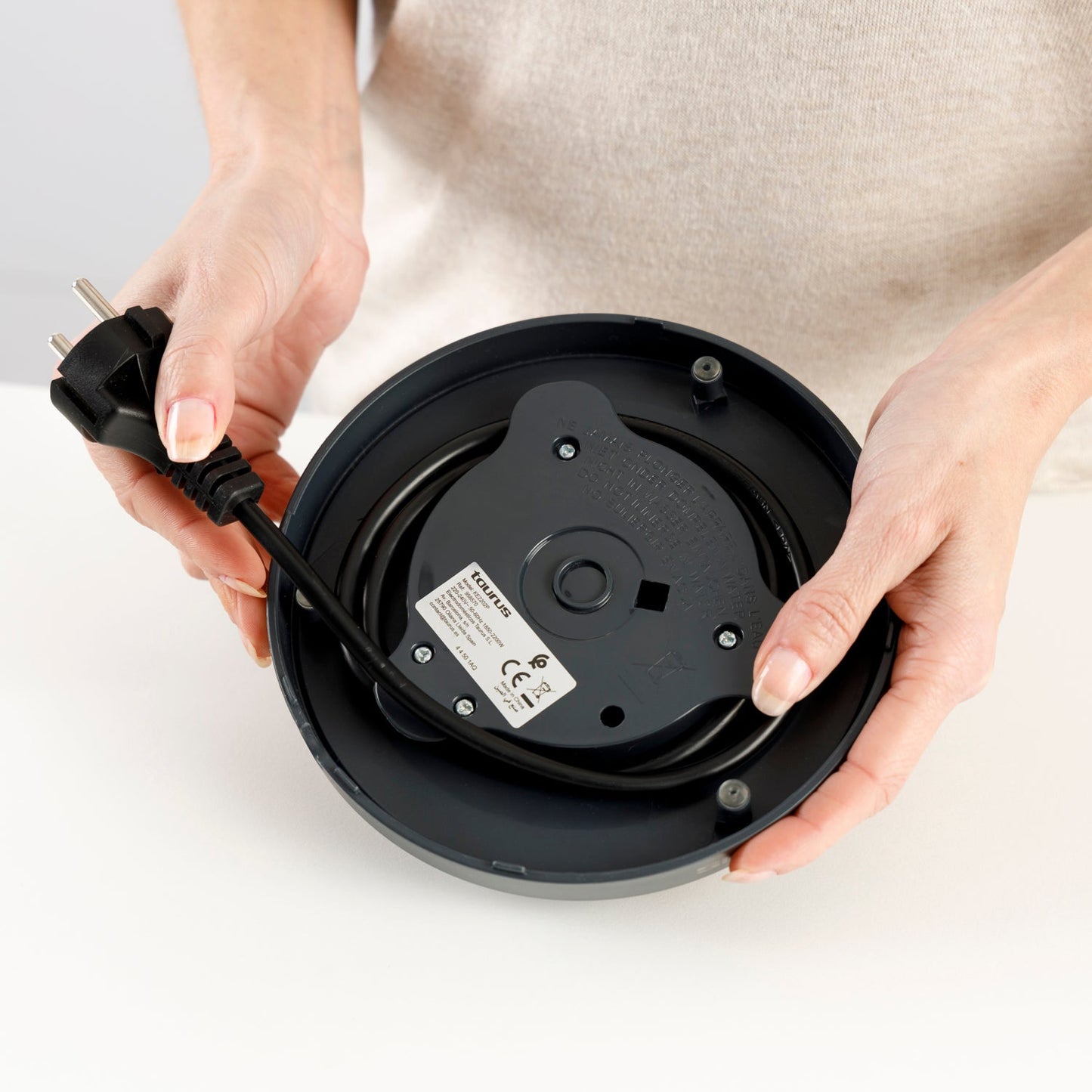 Chaleira Elétrica Taurus Breakfast Set 958.570 | 2200W, 1.7L, Antigotas