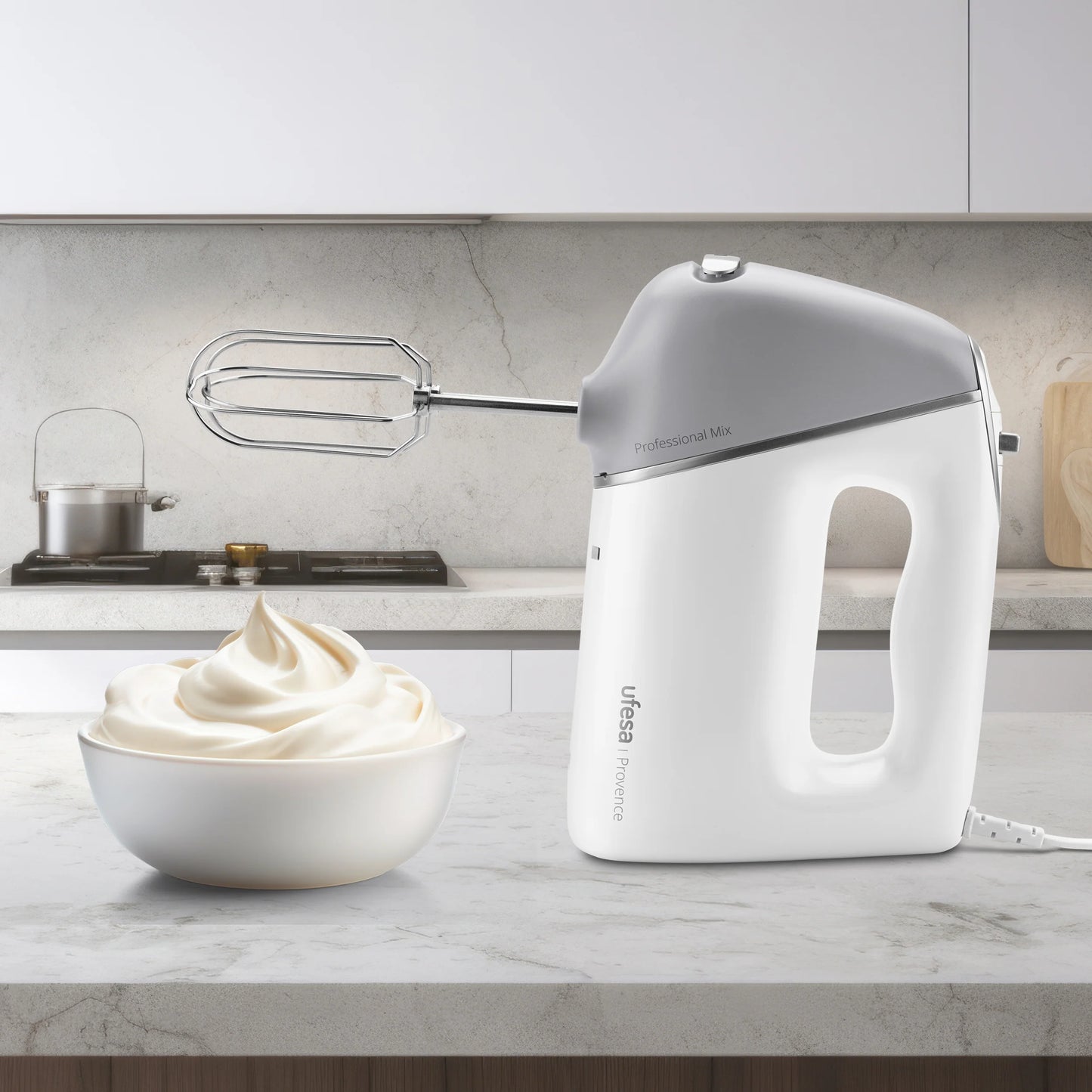 Batedeira UFESA Provence 70306099 | 600W, 5 Velocidades + Turbo, 1.5kg