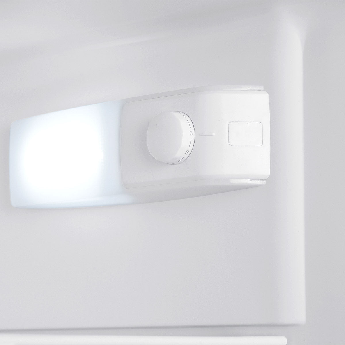 Frigorífico HAEGER RE22W028A | 206L, Classe E, Branco