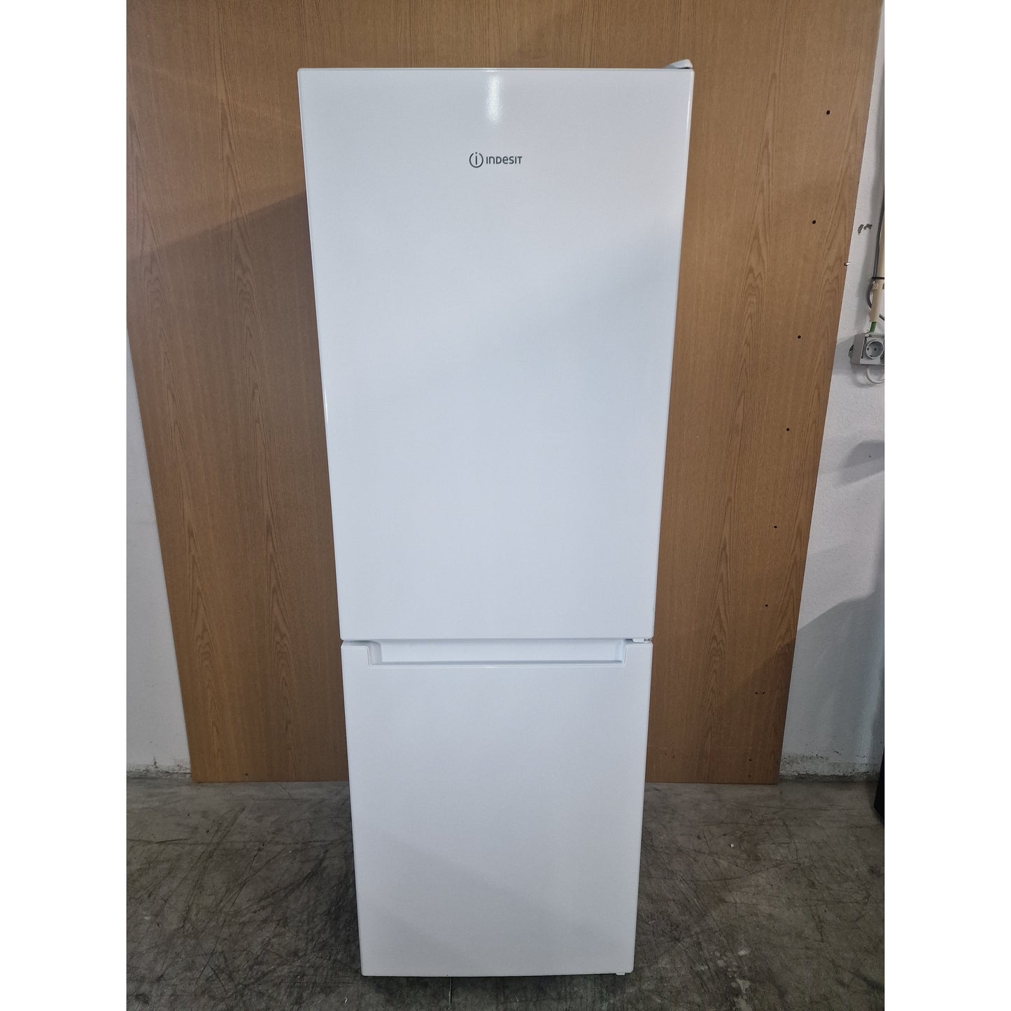 Outlet | Frigorífico Combinado Indesit LI7S1EW | 308L, Low Frost, F