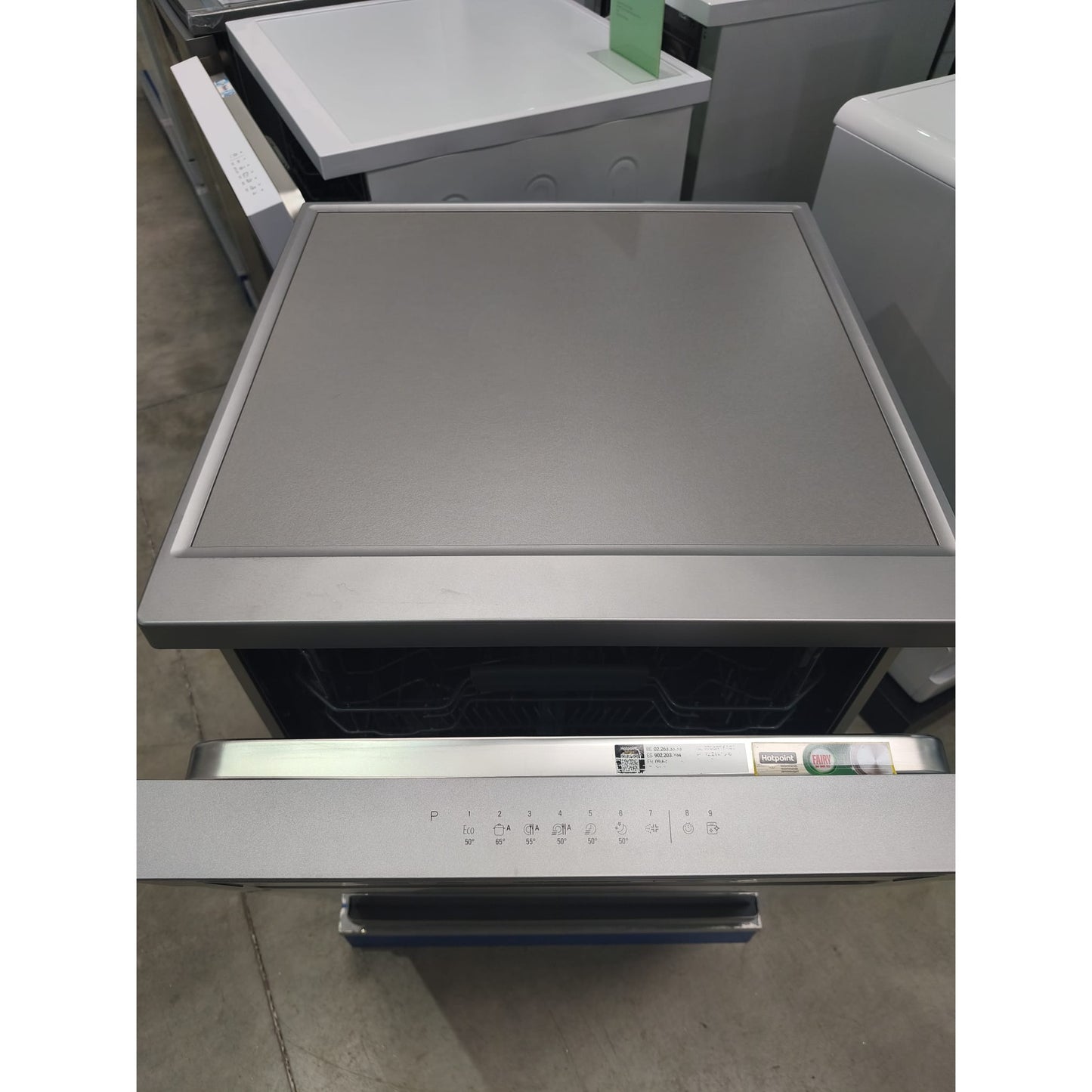 Outlet | Máquina de Lavar Loiça Hotpoint HFC 3C41 CW X | 14 talheres