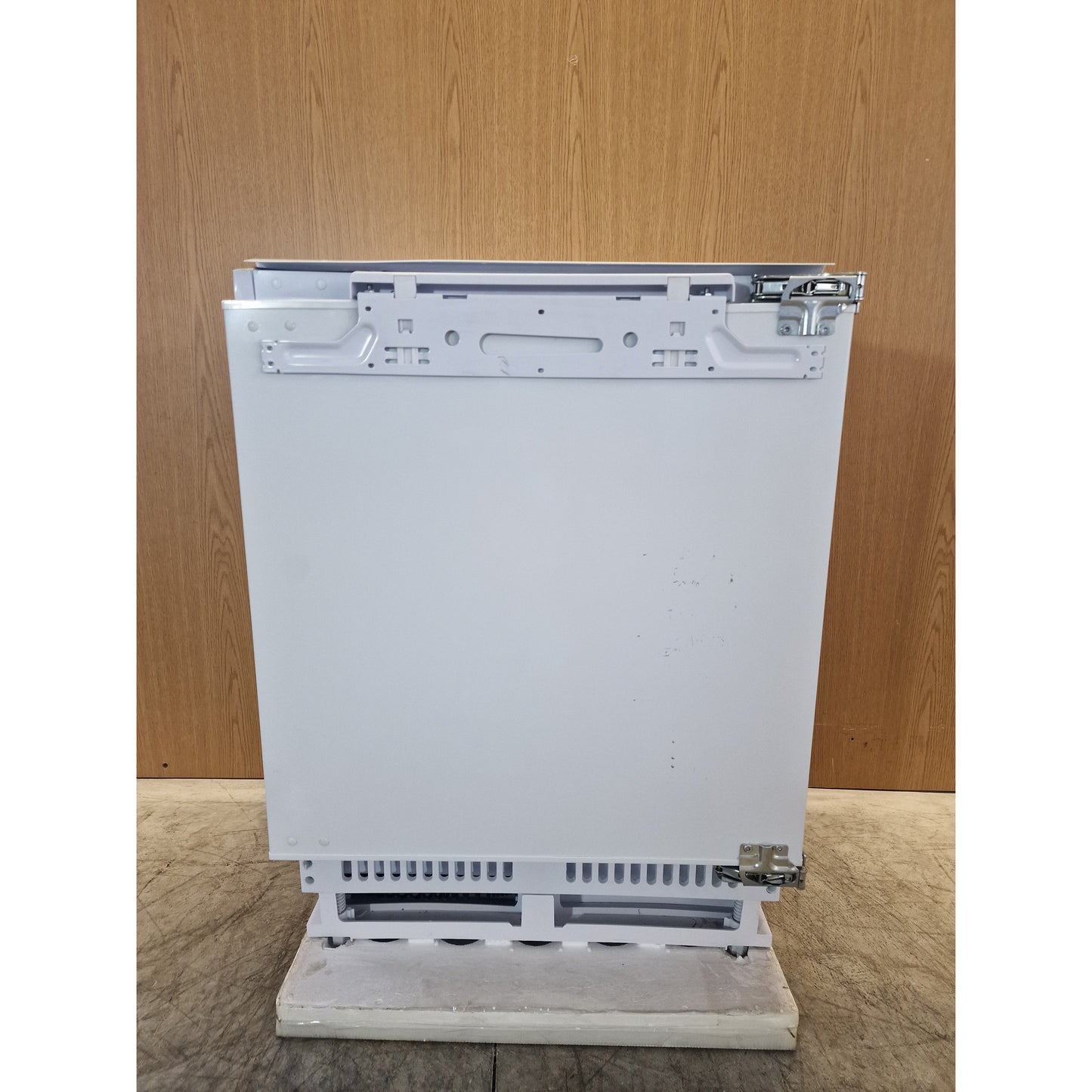 Outlet | Frigorífico Mini Bar CANDY CRU 164 NE | 111L, A+, Encastre