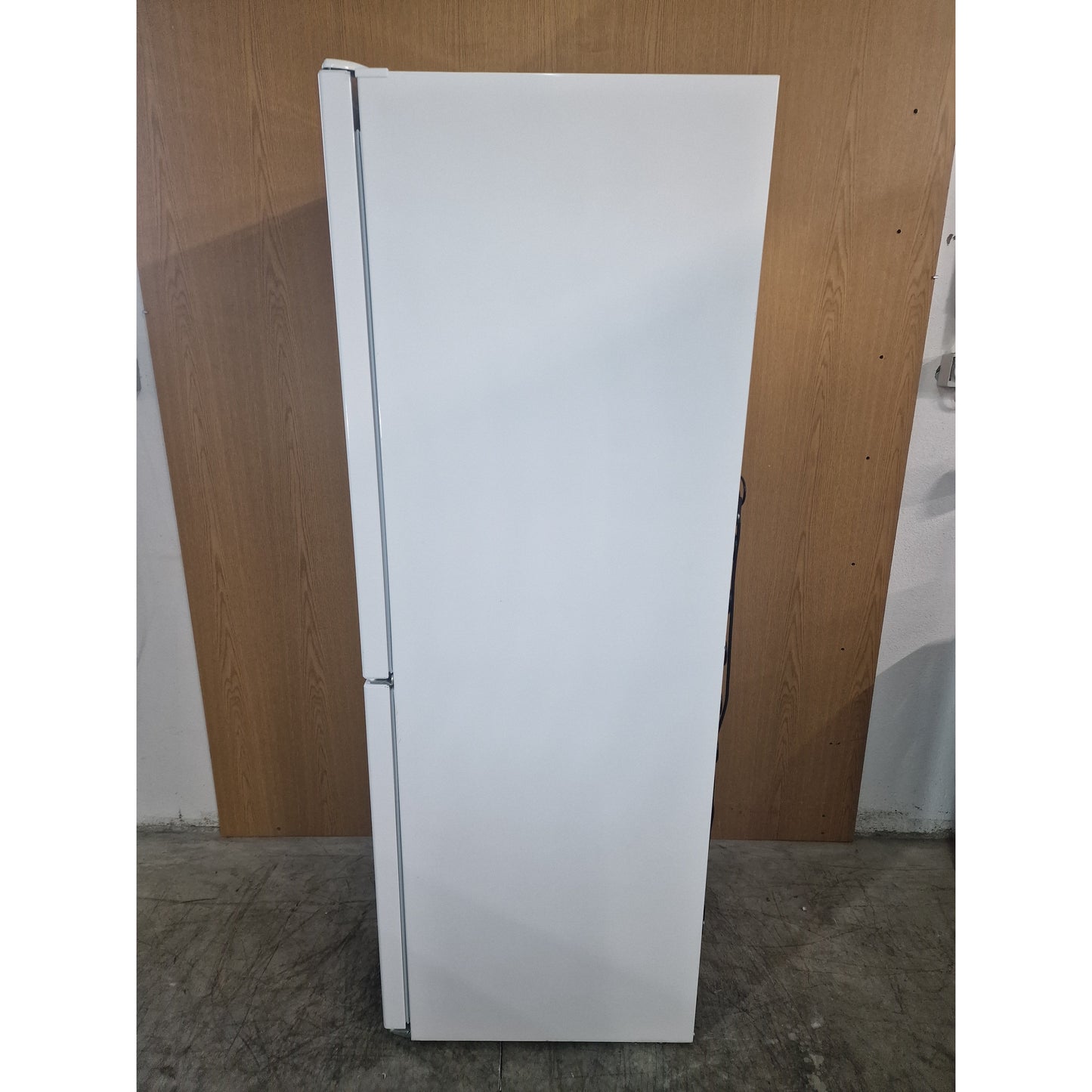 Outlet | Frigorífico Combinado Indesit LI7S1EW | 308L, Low Frost, F