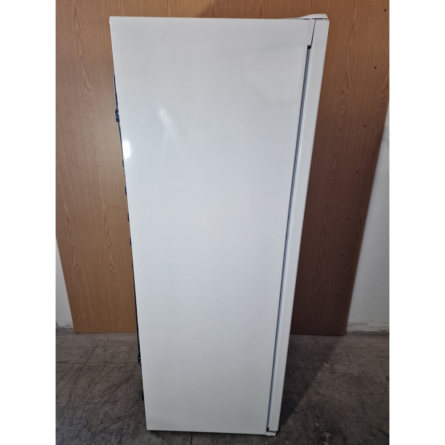 Outlet | Arca Vertical Indesit UI62W | 245L, Classe E, 167cm