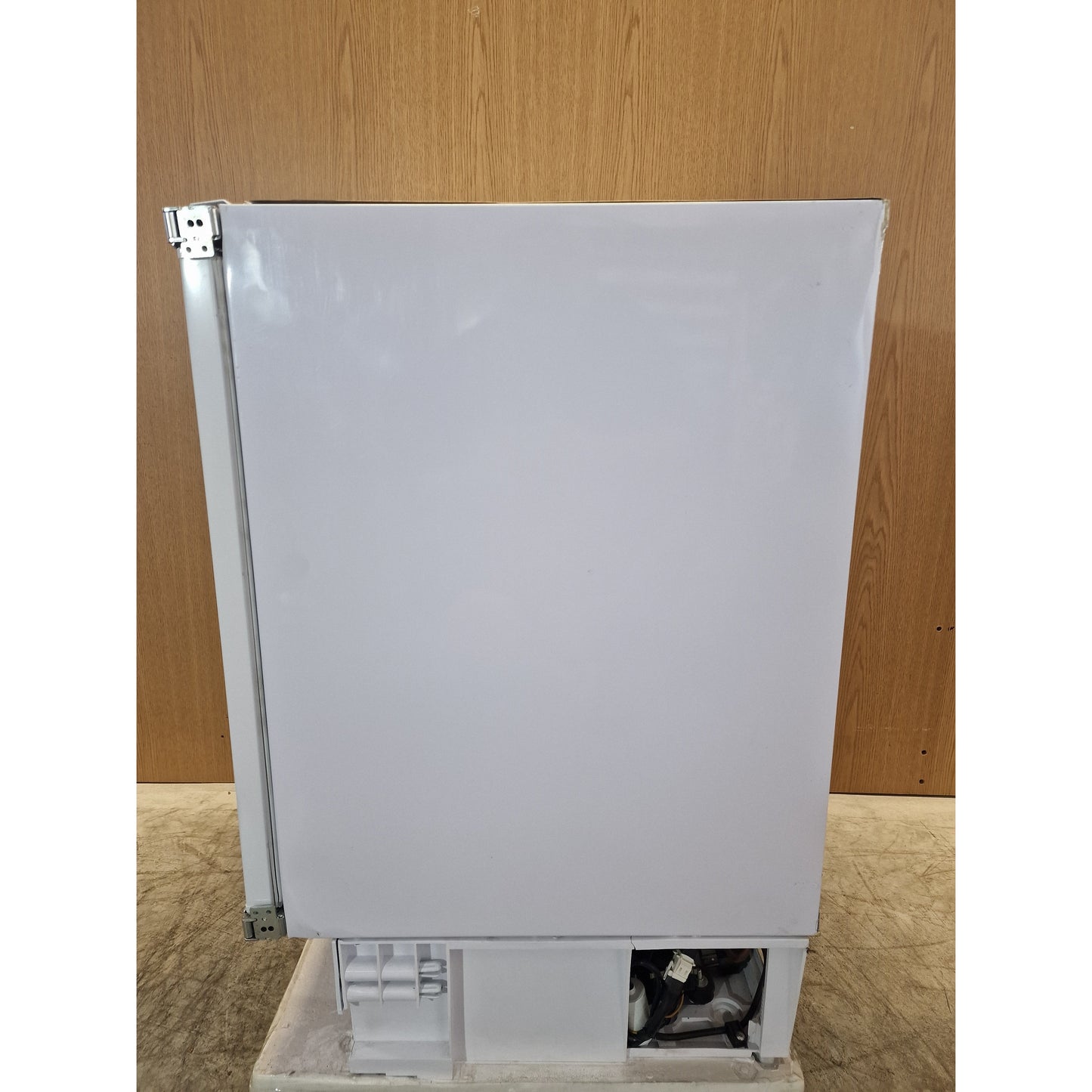 Outlet | Frigorífico Mini Bar CANDY CRU 164 NE | 111L, A+, Encastre