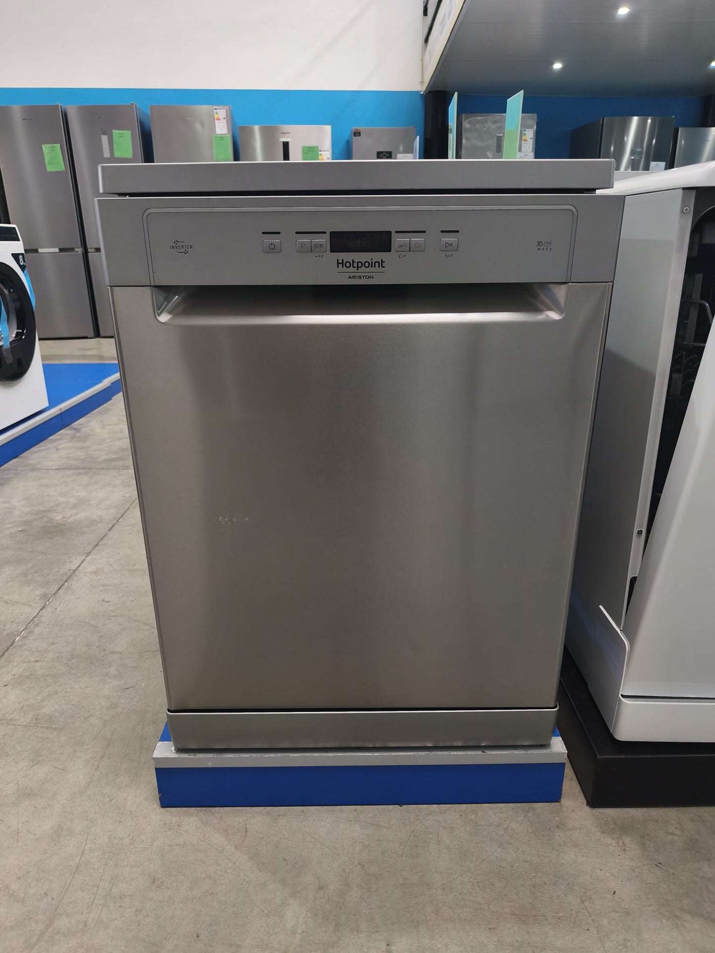 Outlet | Máquina de Lavar Loiça Hotpoint HFC 3C41 CW X | 14 talheres